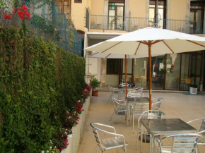 Отель Hostal La Terrassa  Барселона